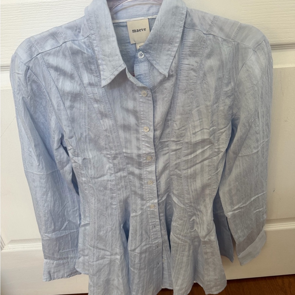 Leave- Anthropologie NWT Light Blue Woman's Button Down NWT XXS
